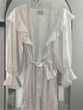 Miss Dior Vintage White Floral Lace Robe